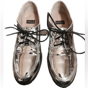 Chrome lace up loafers | Size 10 | N.Y.L.A.